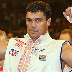 Corrie Sanders se vermeende moordenaars vasgetrek