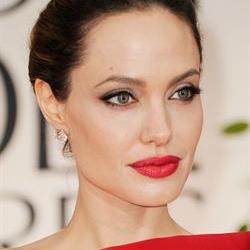 Angelina Jolie has double mastectomy