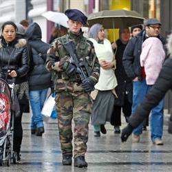 French soldier stabbed in Paris