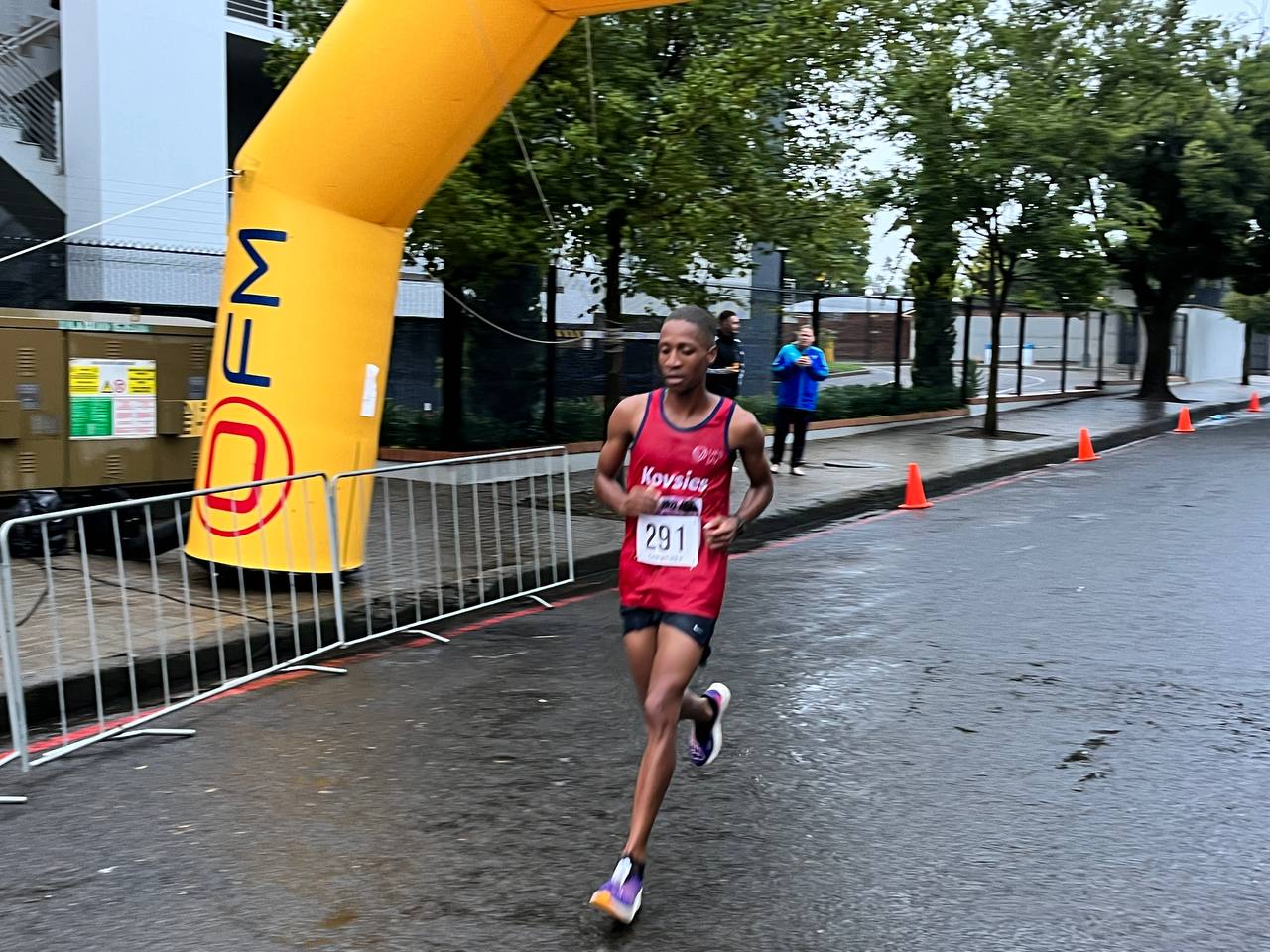 Innocent Mnyakeni, the winner of the 10km race