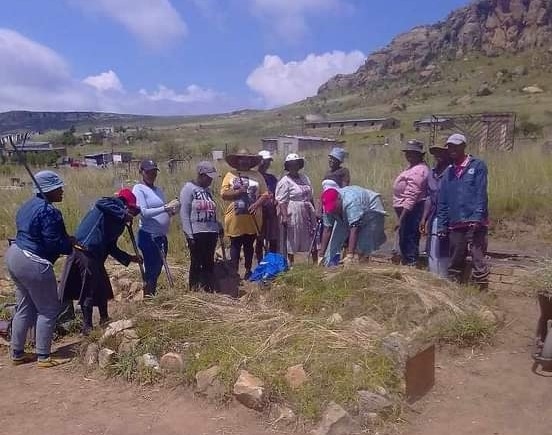 Free State graveyard cleaning project requests donations | News Article