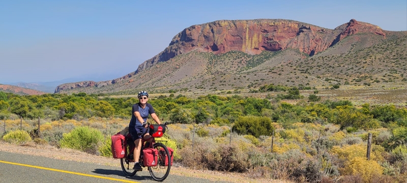 Franse paartjie wat met fietse deur wêreld reis, mal oor Bloemfontein | News Article