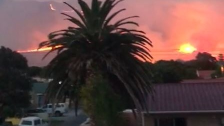 At least 4700 hectares burnt as firefighters battle wildfire at Kleinmond - VIDEO At least 4700 hectares burnt as firefighters battle wildfire at Kleinmond - VIDEO | News Article