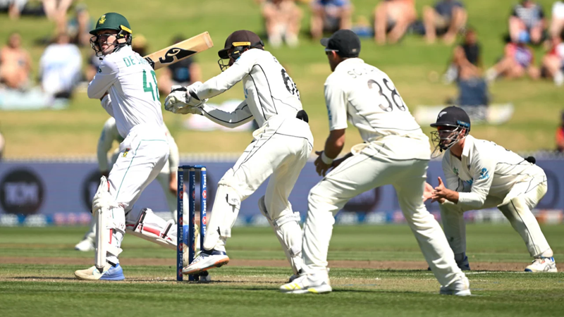 De Swardt and Von Berg fight back with the bat De Swardt and Von Berg fight back with the bat | News Article