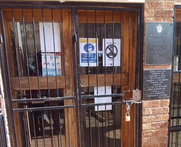 Aggrieved Petrusburg community members close municipal doors | News Article