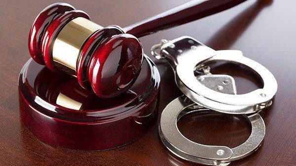 Baaise egpaar bedrieg vrou se maatskappy glo uit R3,5 miljoen Baaise egpaar bedrieg vrou se maatskappy glo uit R3,5 miljoen | News Article