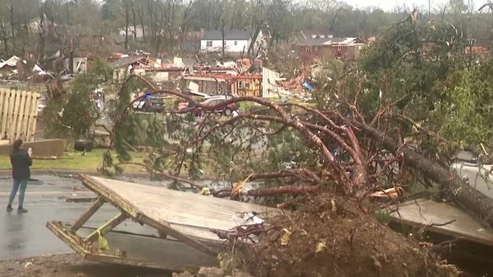 Tornado hits US state of Arkansas | News Article