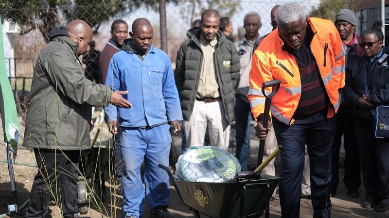 Free State man who started business with R350 grant money, handed tools Free State man who started business with R350 grant money, handed tools | News Article