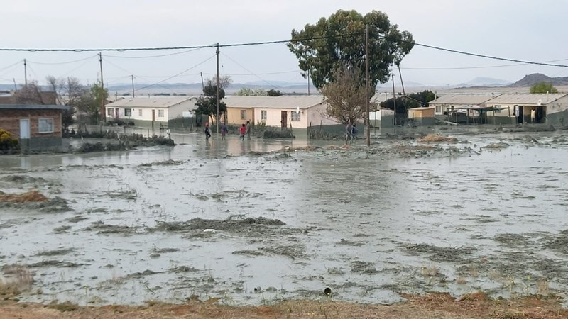 Houses, cars swept away by strong stream of water in Free State town | WATCH | News Article