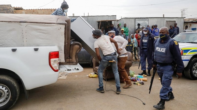 Police and army seize looted goods | News Article