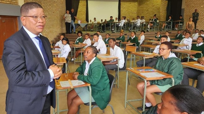 Northern Cape MEC urges community support for matrics amid protests | News Article