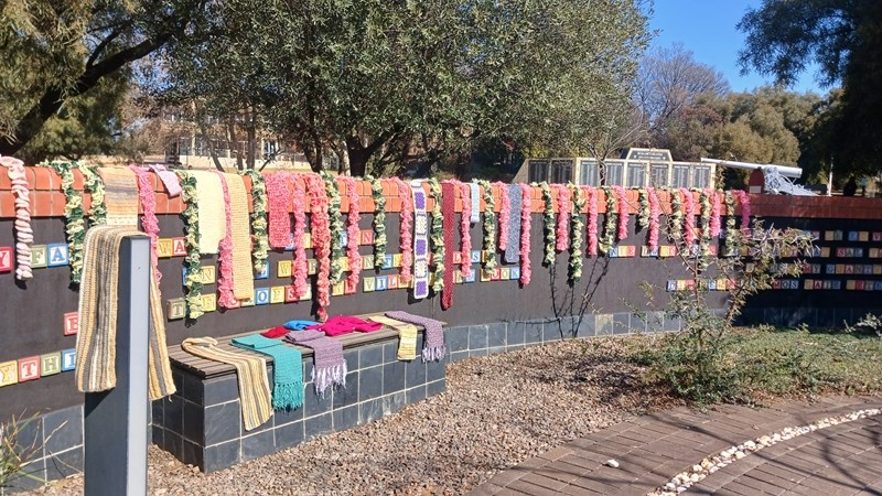 Secret Scarves initiative gives back to Bloemfontein needy Secret Scarves initiative gives back to Bloemfontein needy | News Article