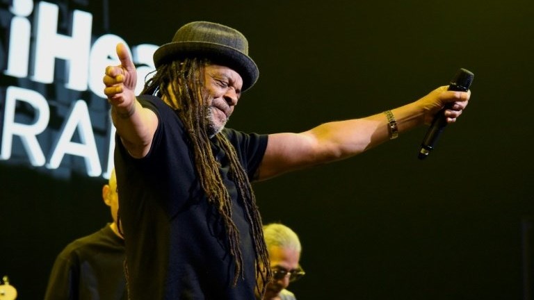 UB40 founder member dies | News Article