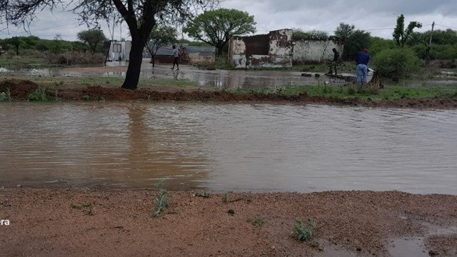 Residents of Moretele cut off after heavy floods | News Article