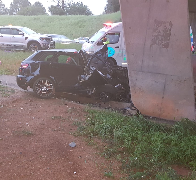 Two die after colliding with a bridge’s concrete support pillar  | News Article