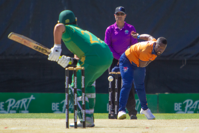 Determined Knights fire on day one | News Article
