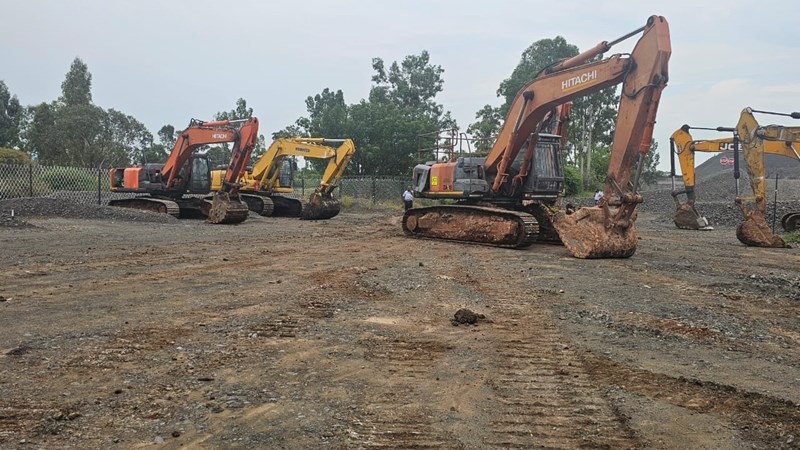 Illegal mining suspects evade arrest as police intensify crackdown in North West | News Article