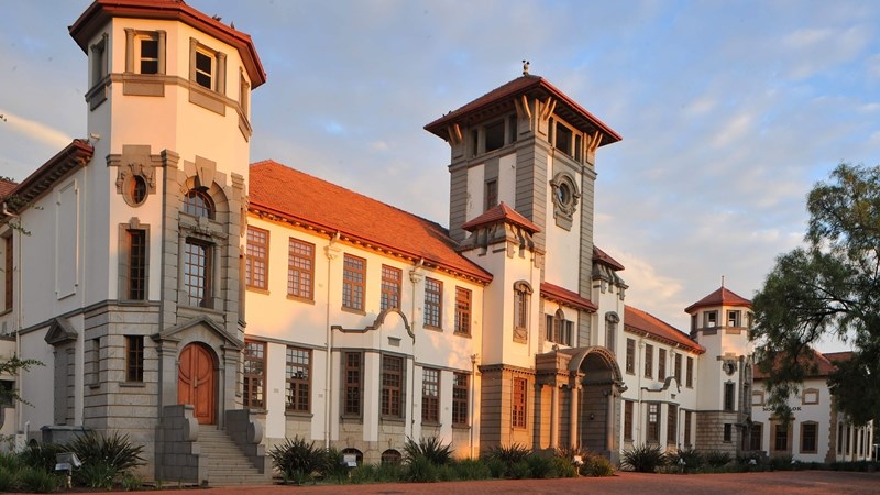 University of the Free State students protest against vaccine mandate | News Article