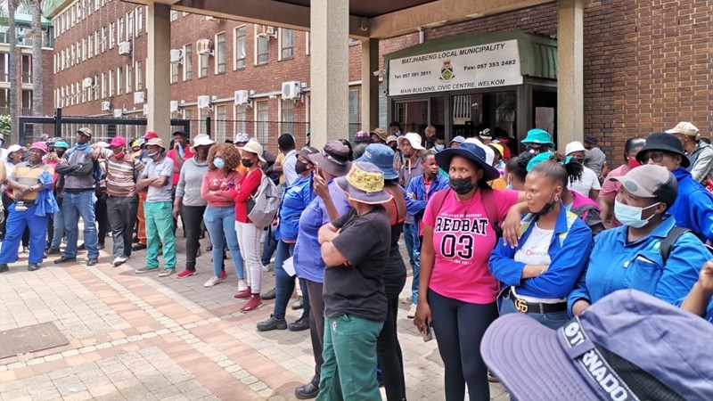 Matjhabeng workers continue with protest Matjhabeng workers continue with protest | News Article