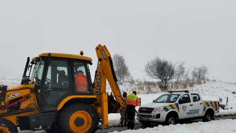 Rescue efforts underway around Van Reenen Pass | News Article