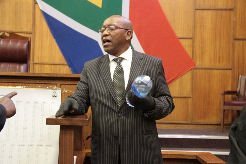 Seun van Zuma eindelik in getuiebank in moordverhoor | News Article