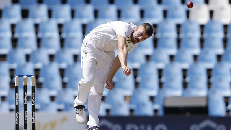 Nortjé takes five-for on wicket-heavy second day | News Article