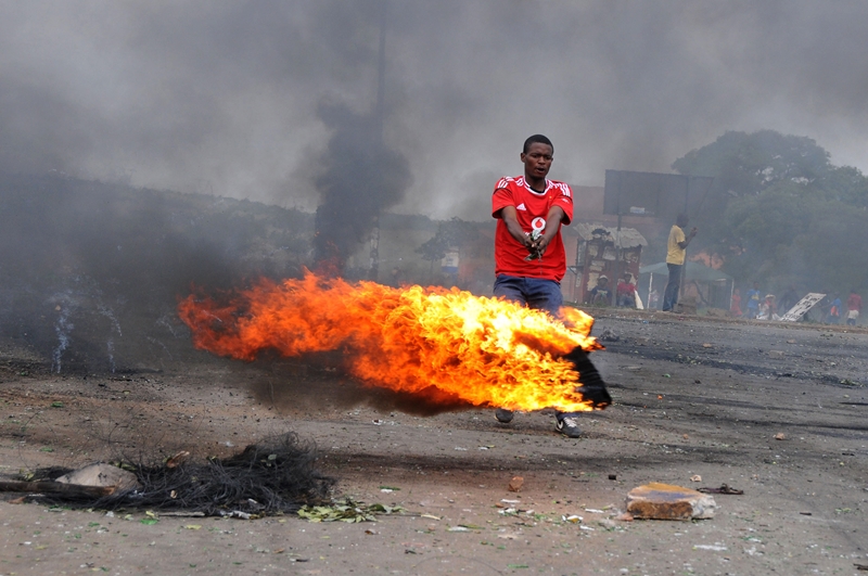 Calls for calm amidst violent scenes in Ficksburg  | News Article