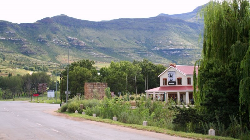 Verdagte wil glo drawwer verkrag, in Clarens-berge aangekeer Verdagte wil glo drawwer verkrag, in Clarens-berge aangekeer | News Article
