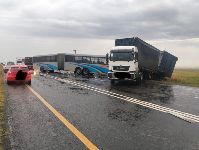 Ten people dead, several injured in the N8 bus accident | News Article