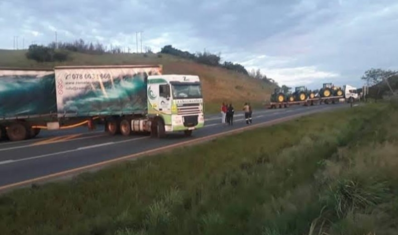 #TruckDrivers continue to block N3 and other routes | News Article