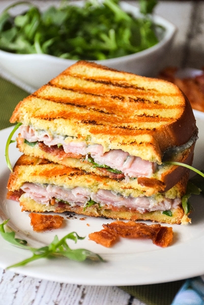 Your Weekend Breakfast Recipe - Grilled ham and blue cheese sarmie | News Article