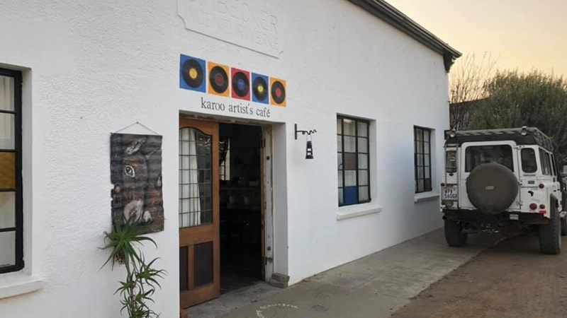 Kontreikuiers: Juliette Whelpton se Karoo Artist’s Café op Philippolis | News Article