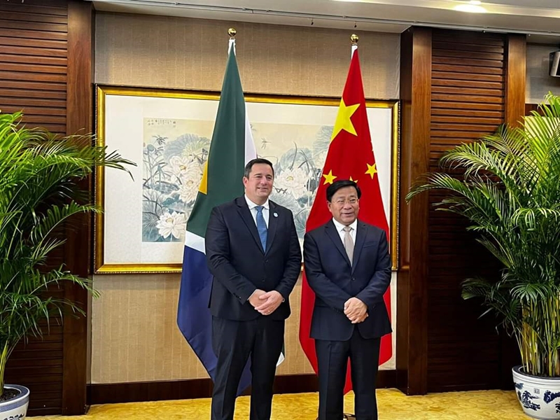 Handelstekort en betrekkinge by Beijing-beraad bespreek | News Article