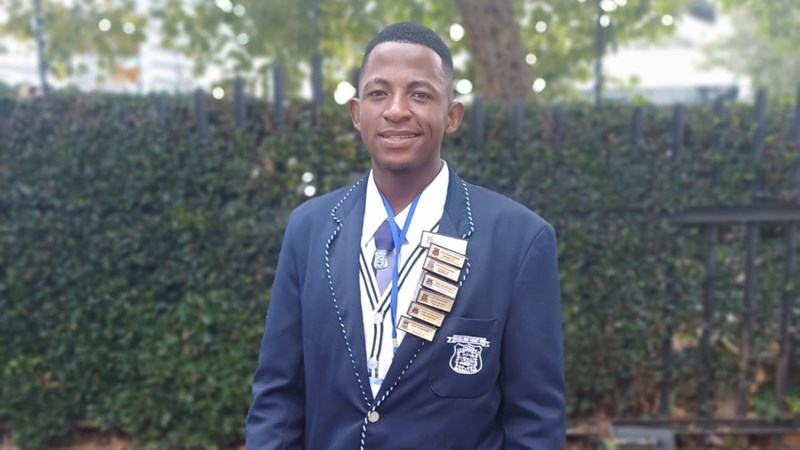 Free State's top learner brings a smile to his parents, school | News Article