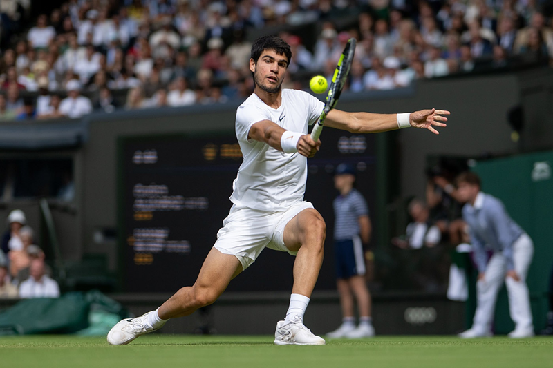 Alcaraz and Medvedev reach first Wimbledon semi-final | News Article