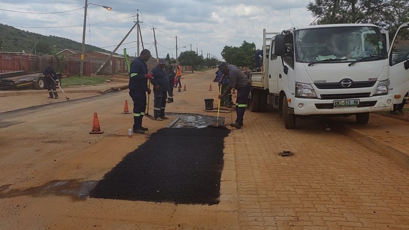 Transport minister to assess road conditions in Potchefstroom  | News Article