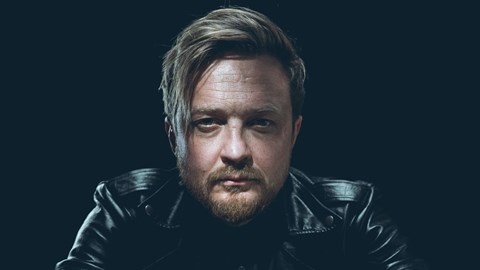 Francois Van Coke sê jy is nie alleen nie Francois Van Coke sê jy is nie alleen nie | News Article