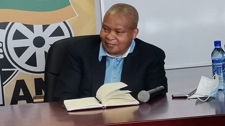 North West premier attempts to reinvigorate Batho Pele principle | News Article