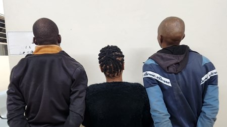 Goudvelders aangekeer weens ongelisensieerde vuurwapen, ammunisie Goudvelders aangekeer weens ongelisensieerde vuurwapen, ammunisie | News Article