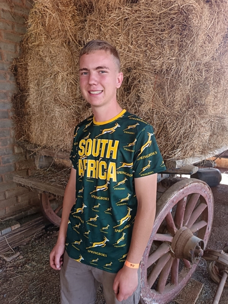 Hoofseun (17) trap reeds diep landbouspore | News Article