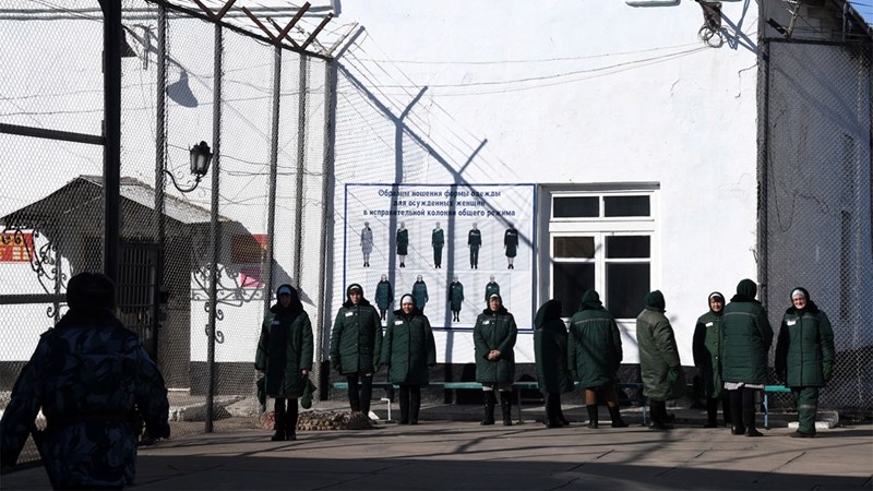 Russia sends women prisoners to war | News Article