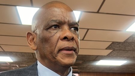 R255 m.-asbessaak: Magashule se gewese sekretaresse aangekeer, voorverhoor uitgestel R255 m.-asbessaak: Magashule se gewese sekretaresse aangekeer, voorverhoor uitgestel | News Article