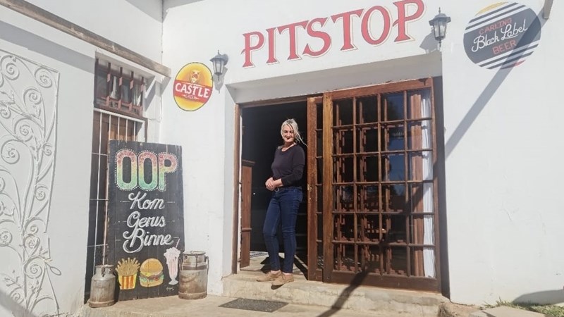 Feestafel op Philippolis gedek | News Article