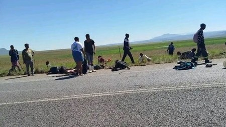 Two dead, 30 injured as bakkie overturns near Kestell | News Article