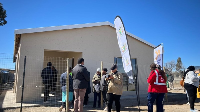 Jagersfontein Disaster: Free State premier hands over houses Jagersfontein Disaster: Free State premier hands over houses | News Article