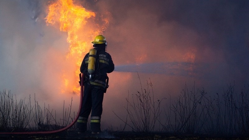 Wind, koue verhoog brandgevaar in Vrystaat, Noord-Kaap Wind, koue verhoog brandgevaar in Vrystaat, Noord-Kaap | News Article