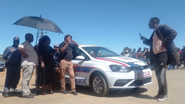 Situation tense as mayor addresses protesters – VIDEO Situation tense as mayor addresses protesters – VIDEO | News Article