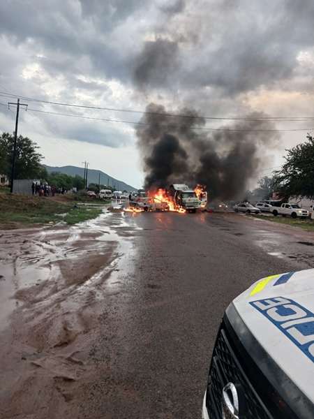 Rowers steeds soek nadat geldwa in Noordwes uitbrand | News Article