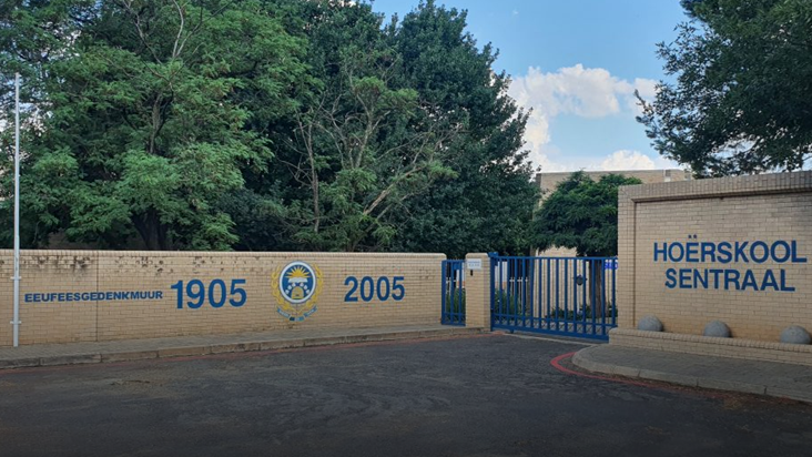 Hoërskool Sentraal se 120-jaar-fees bereik hoogtepunt Hoërskool Sentraal se 120-jaar-fees bereik hoogtepunt | News Article