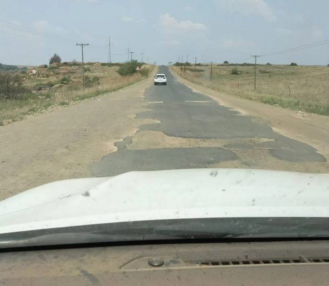 Vrystaatse pad het 1 034 slaggate oor 30km | News Article